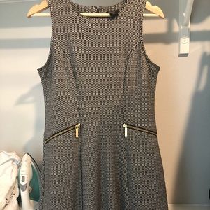 Ann Taylor PETITE size 6 dress. Like new, worn a couple of times.